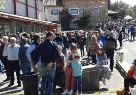 Los aficionados que se acerquen hasta la localidad de Garai podrán ver y adquirir plantas y flores, utensilios de jardinería y utensilios de caserío traídos de diferentes viveros de toda Euskal Herria.