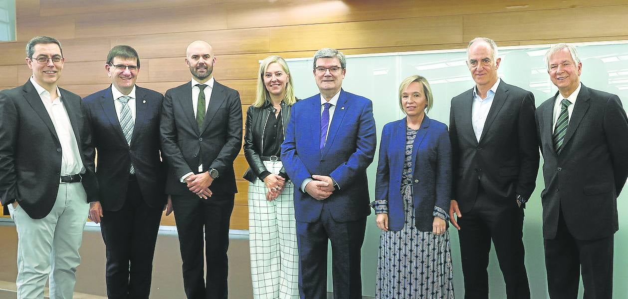 Ignacio Palacio, Juan José Etxeberria, Lander Rubio, Ana Otadui, Juan Mari Aburto, Ainara Basurko, Alex Artetxe y Juan Manuel Sinde.