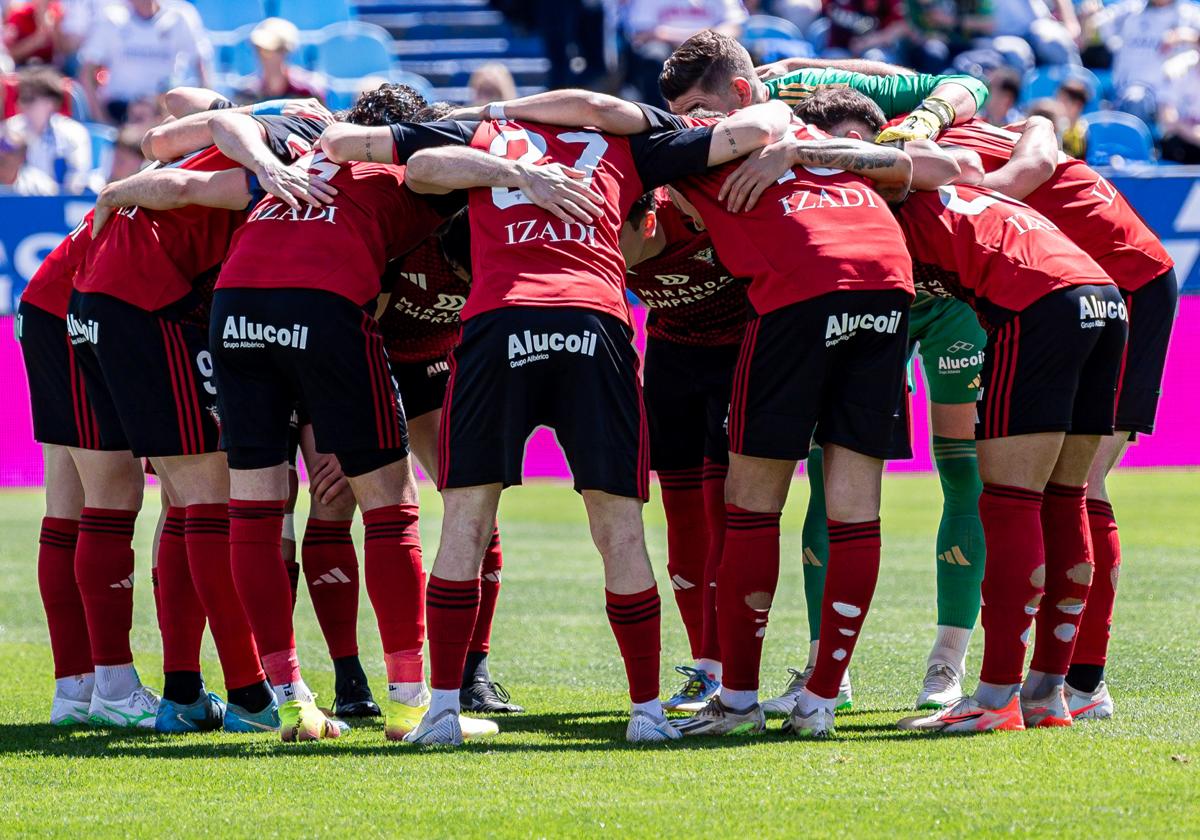 La plantilla del Mirandés se vuelca ahora en mantenerse fiable en Anduva tras sumar el 82% de los puntos