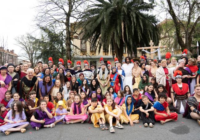 Foto de familia de la representación.