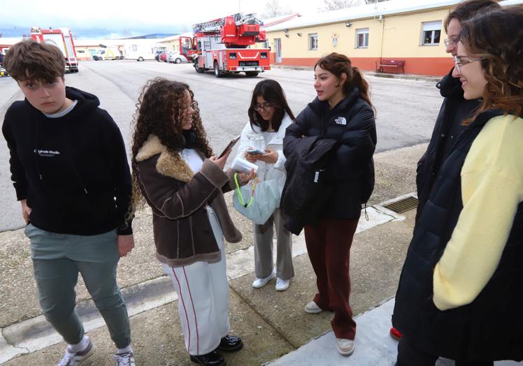 Parte del equipo de nueve estudiantes implicados en el proyecto.