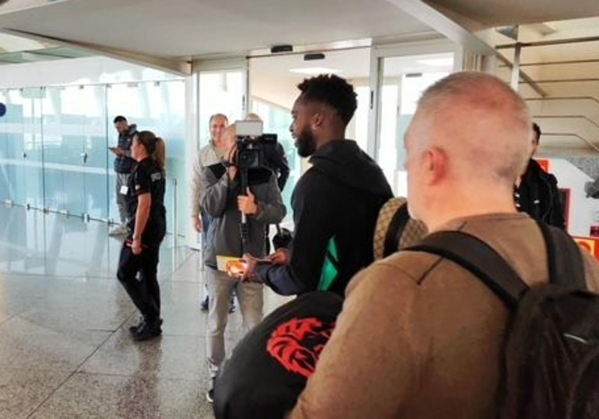 «A lo bajini, a lo bajini», se despide Iñaki Williams antes de viajar a Glasgow