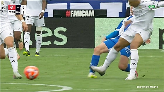 Mbappé, expulsado por una entrada durísima a Blanco. «Ha pedido perdón»