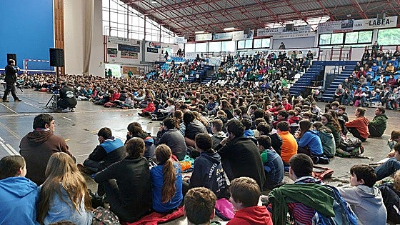 Miles de jóvenes llenan Muskiz de buenos valores