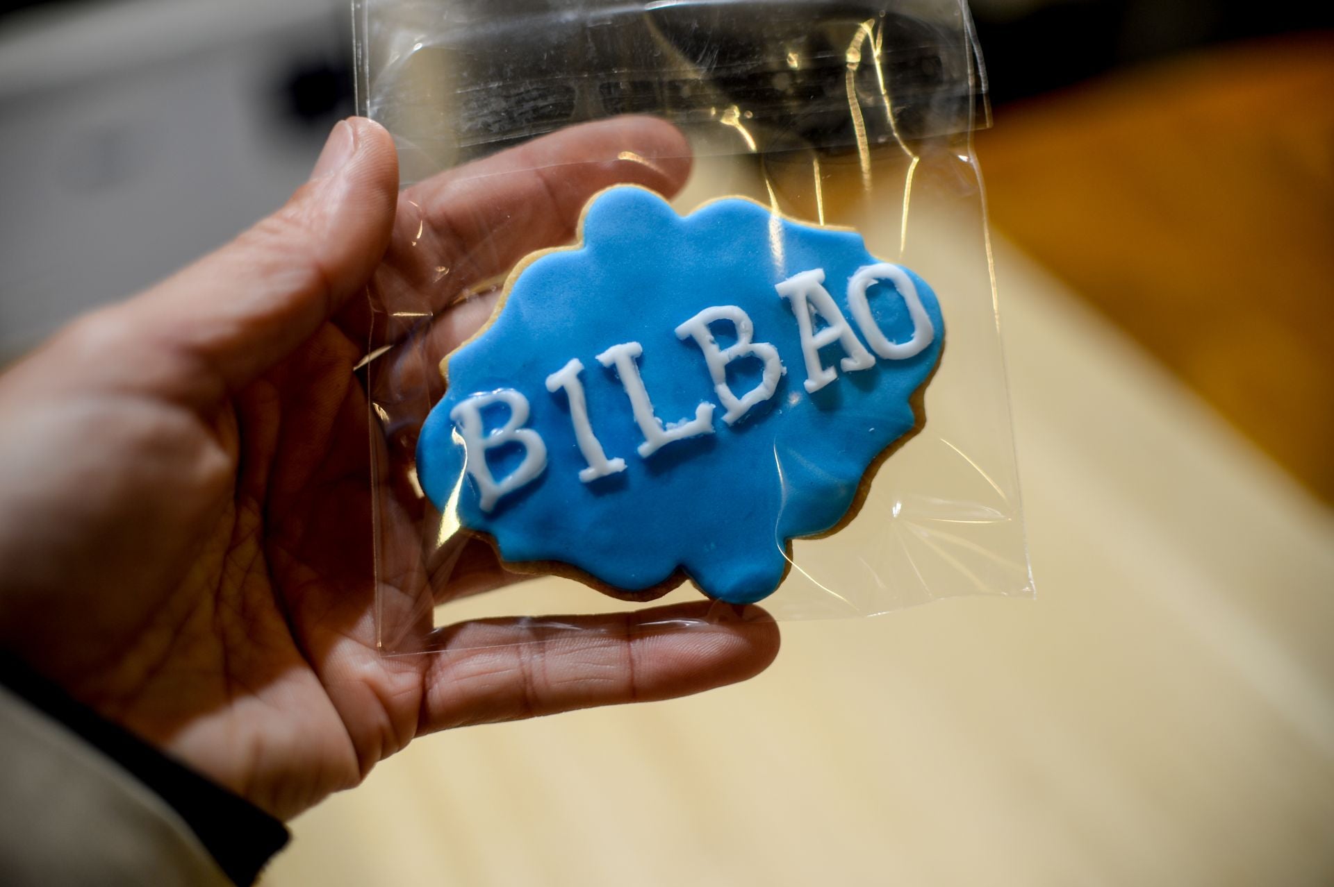 María y Luis, la pareja conocida por sus dulces caseros abre una cafetería en Bilbao con desayunos, meriendas y hasta plato del día
