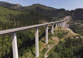 El Gobierno central acelera las obras del TAV y licita la catenaria por 78 millones
