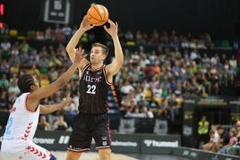 Xavi Rabaseda, en un partido esta temporada en Miribilla.