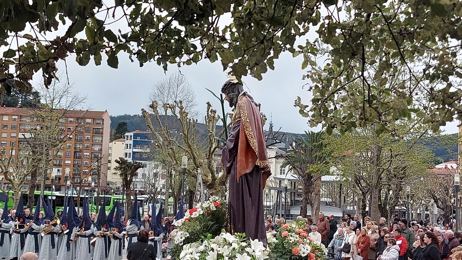 La costa abre paso a las procesiones