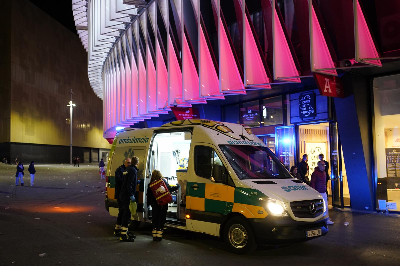 Athletic-Rangers: Las imágenes de los incidentes en la explanada de San Mamés