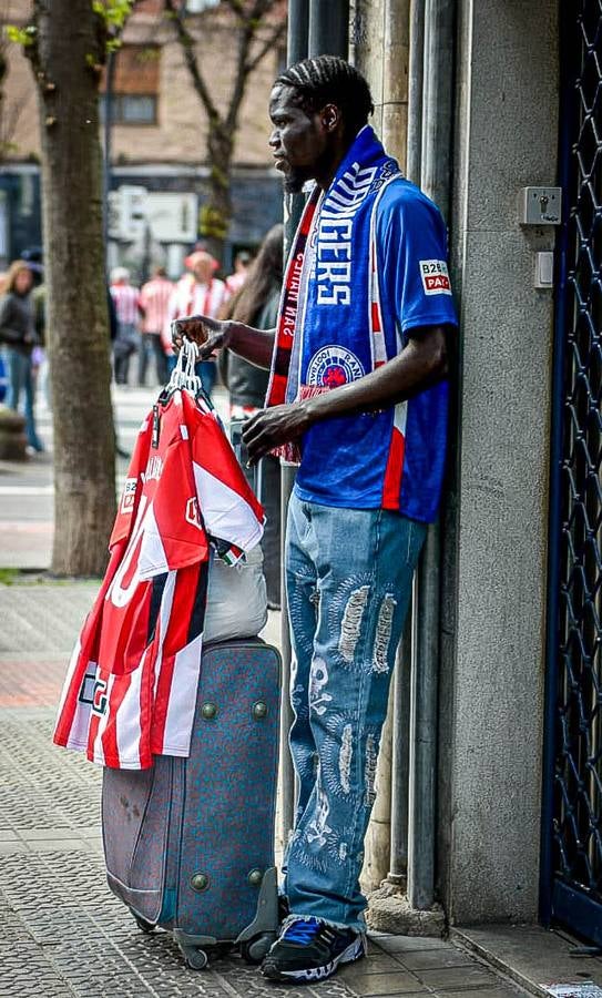 Así vivieron las aficiones del Athletic y el Rangers las horas previas al partido de San Mamés