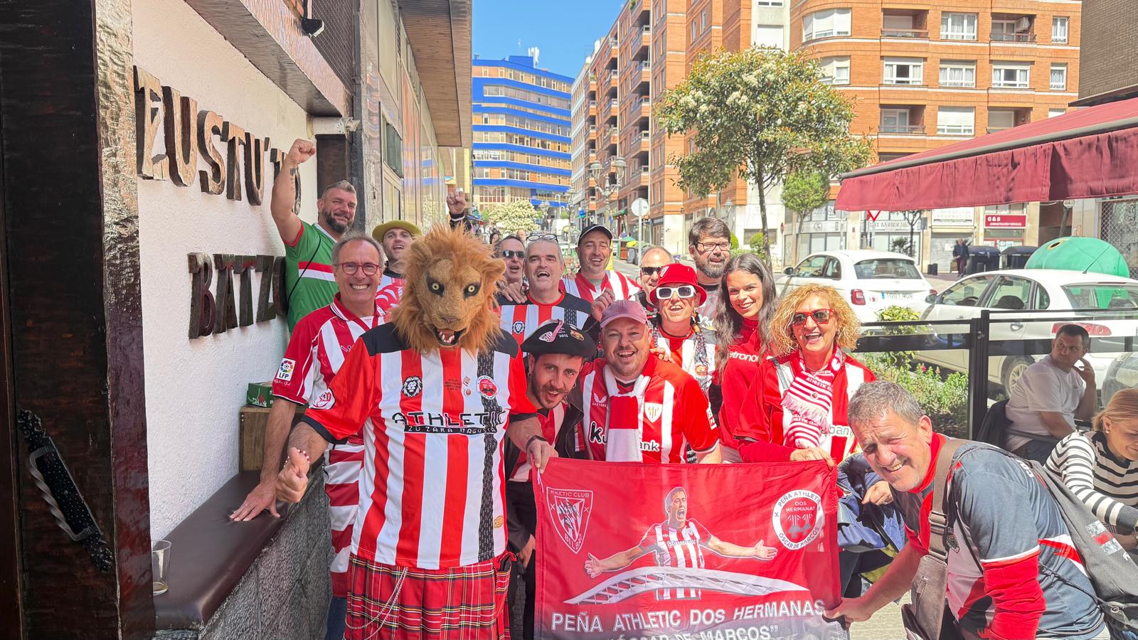 Así vivieron las aficiones del Athletic y el Rangers las horas previas al partido de San Mamés