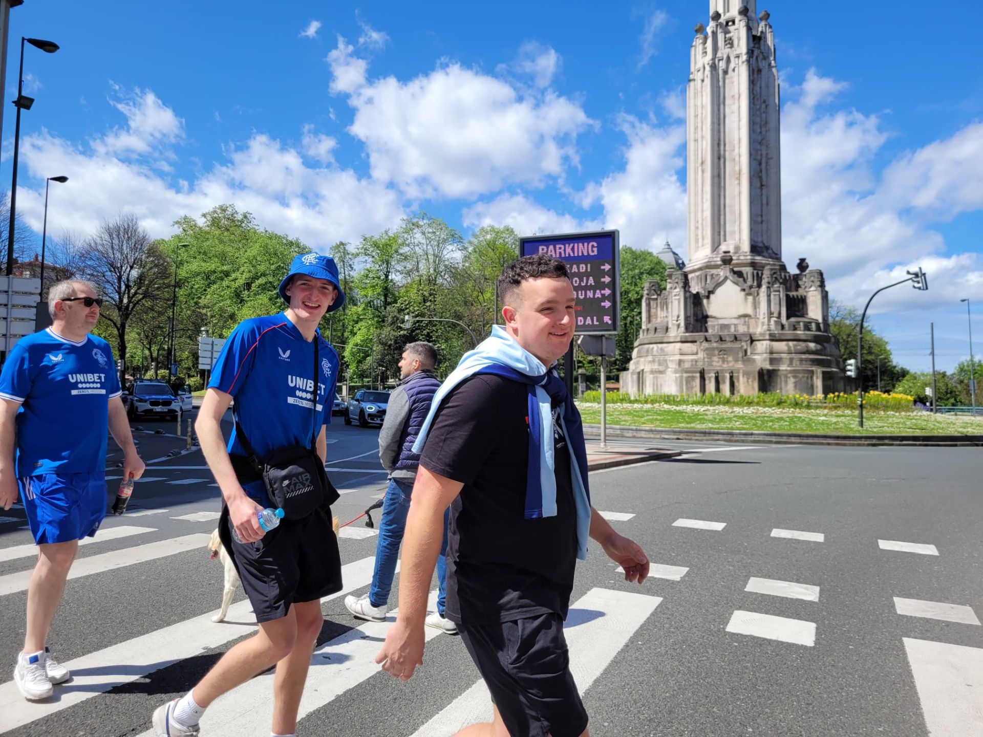 Así vivieron las aficiones del Athletic y el Rangers las horas previas al partido de San Mamés