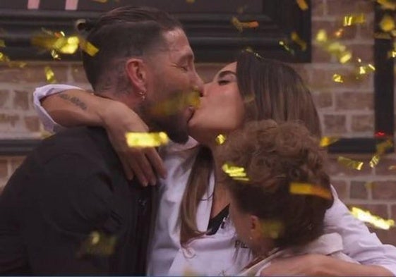 Sergio Ramos sorprende a Pilar Rubio en la final de 'Maestros de la Costura Celebrity'