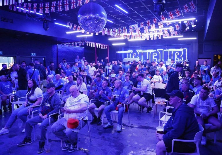 Los hinchas del Rangers convierten Sonora en Magaluf