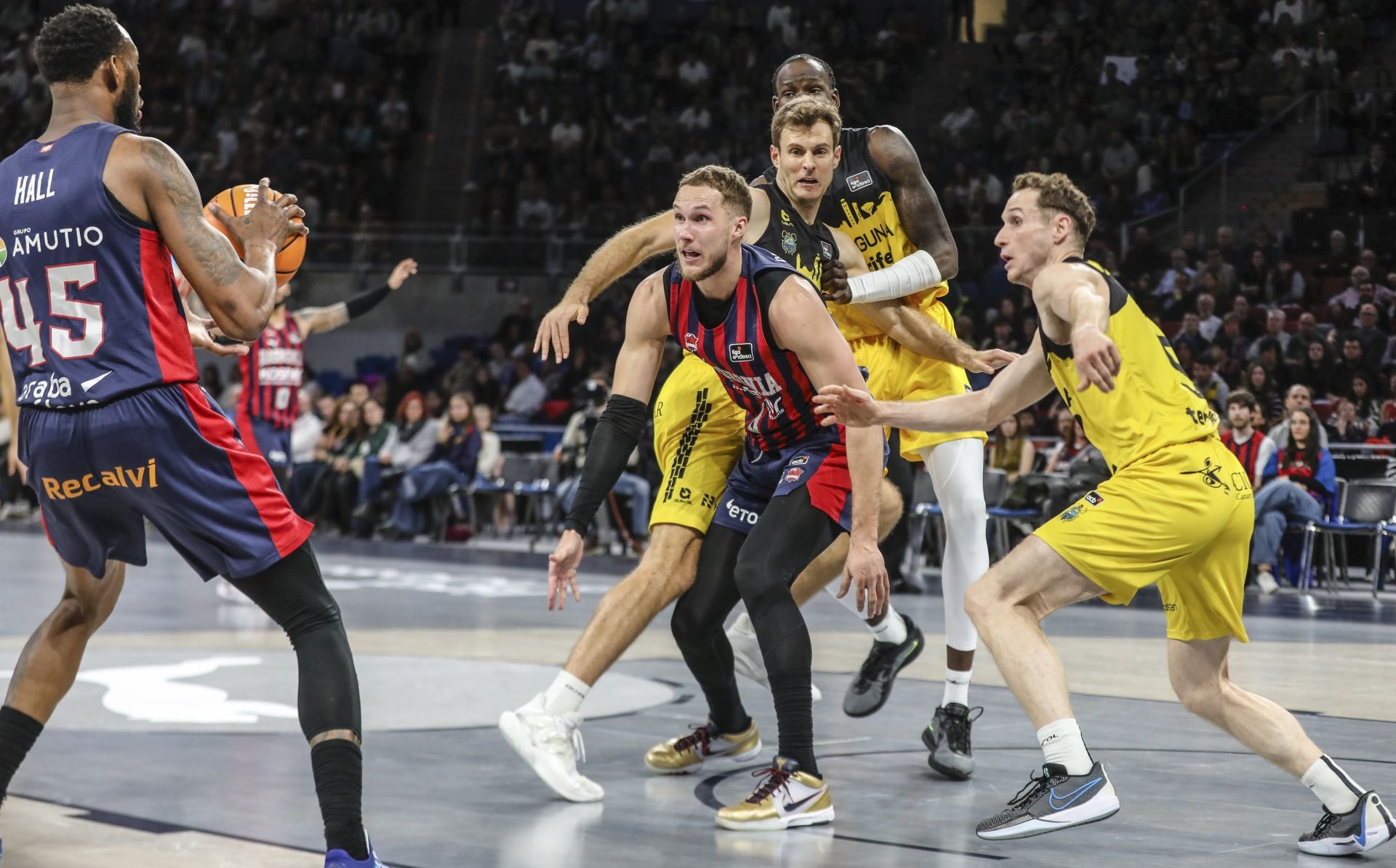 Sedekerskis, MVP azulgrana del Baskonia-Tenerife. ¿Quién ha sido el mejor para ti? Vota aquí