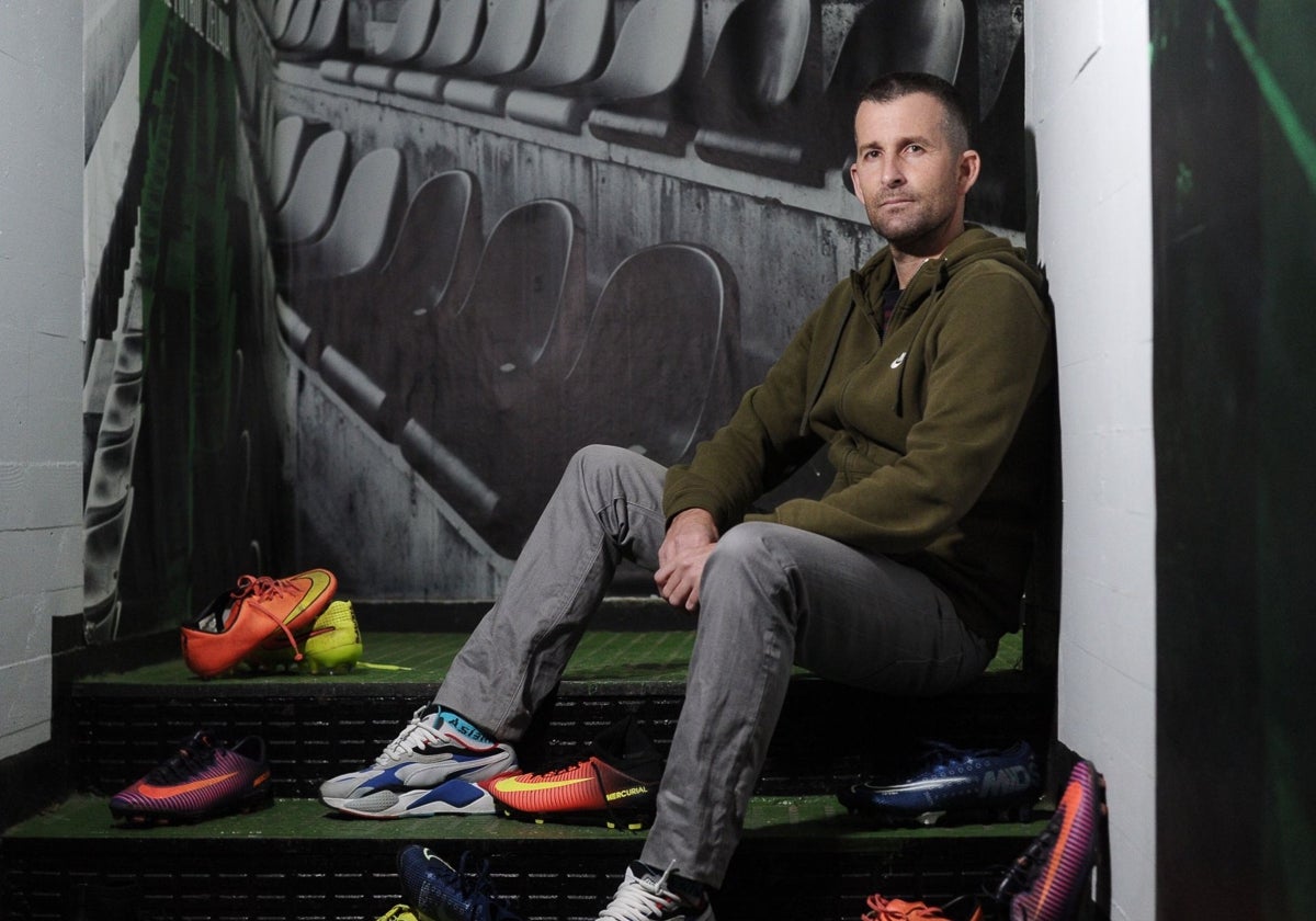 Igor Oca, entrenador que regresó en marzo al Sestao River, en su etapa anterior en Las Llanas.