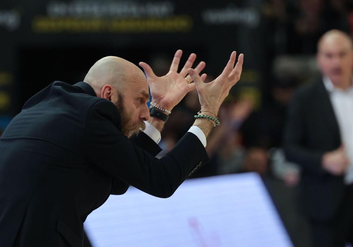 «Queremos ser todo lo agresivos que podamos», dice el entrenador del PAOK antes de la final contra el Bilbao Basket