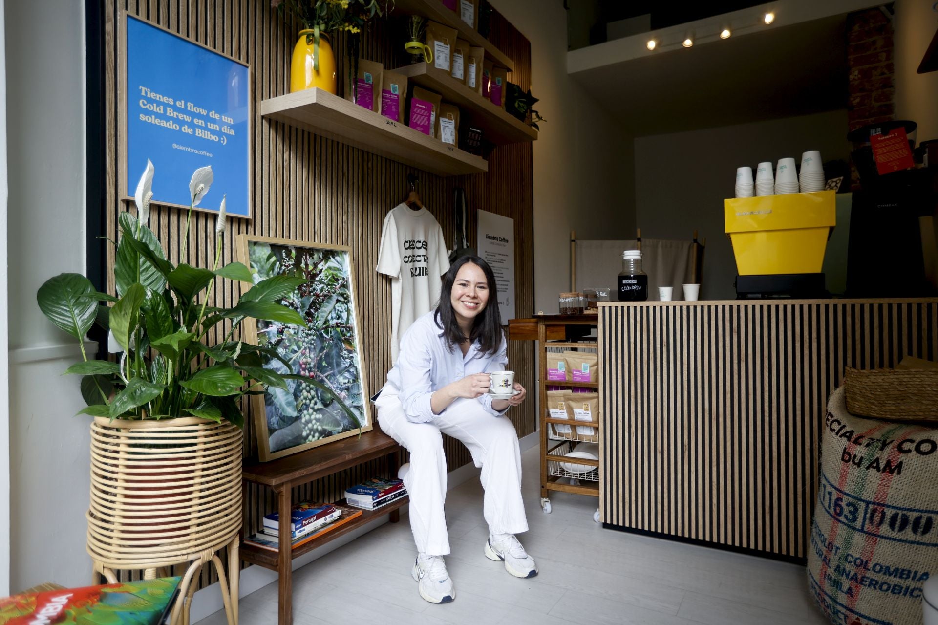 Luz Mila, la colombiana que ha abierto un templo del café en el centro de Bilbao para honrar sus raíces