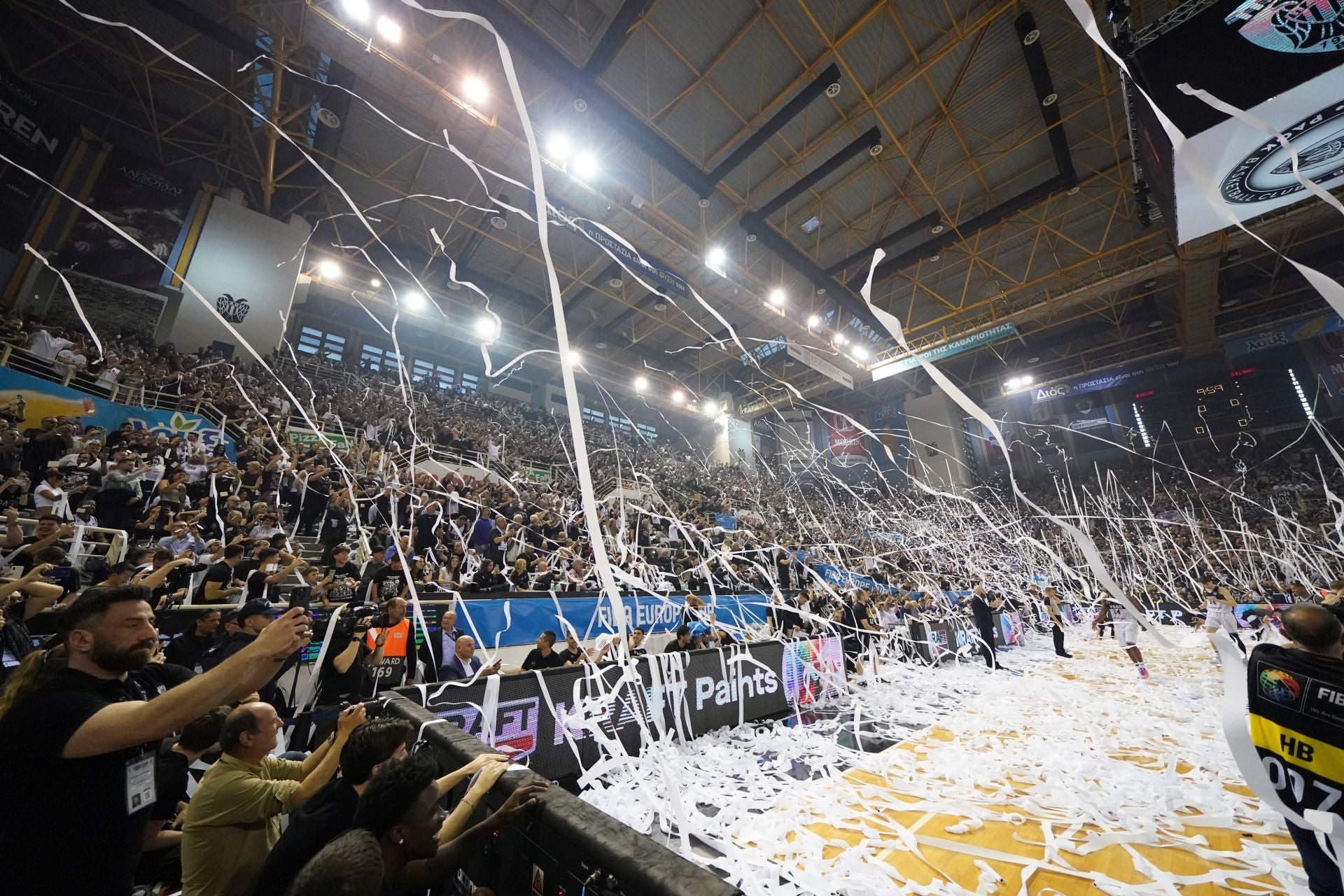 En imágenes la final de la Europe Cup, PAOK-Bilbao Basket
