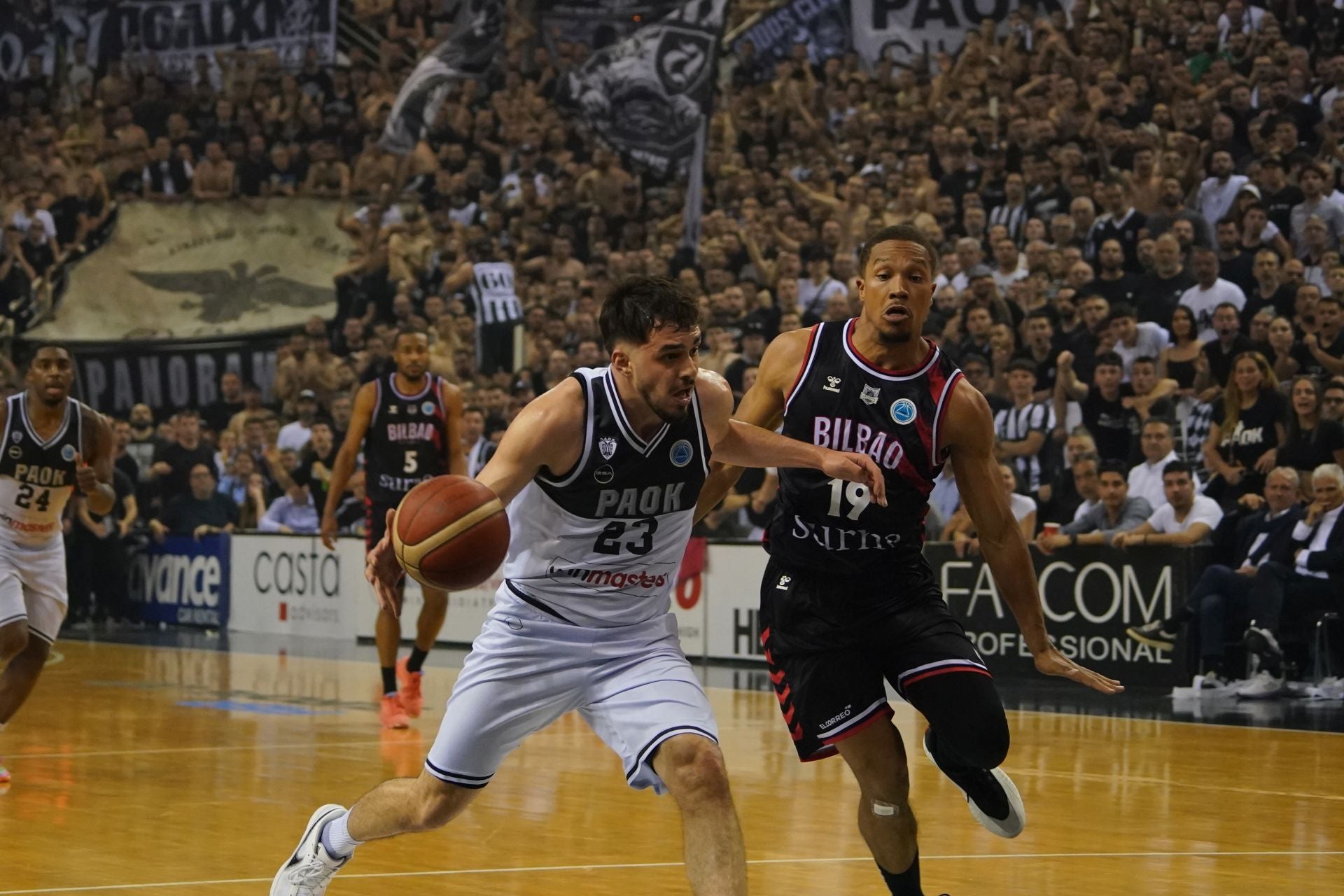 En imágenes la final de la Europe Cup, PAOK-Bilbao Basket