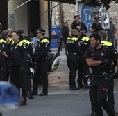 Despliegue de la Policía Local y la Ertzaintza en un enfrentamiento anterior a los hechos de esta noticia.