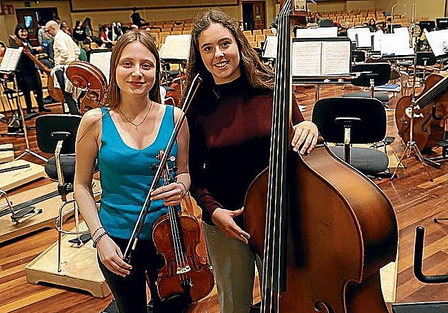 La bilbaína Irene Bermejo y la donostiarra Maddi Azpiroz.