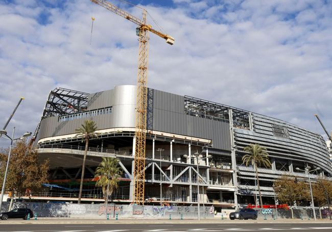 Imagen exterior del Roig Arena, todavía en construcción.