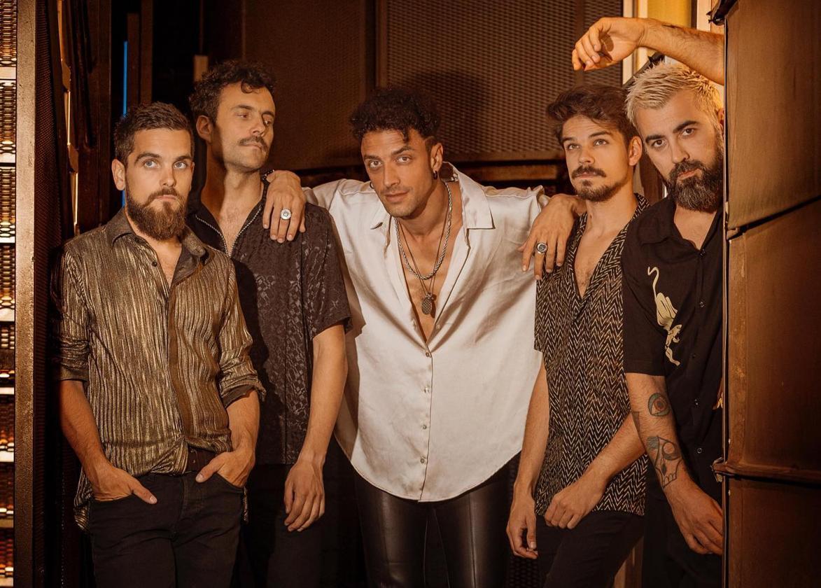 Shinova anuncia la salida de Ander Cabello y él responde con un documental sobre buitres