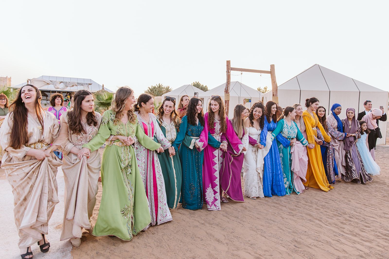 La boda de una bilbaína y un marroquí en el desierto del Sáhara con aurresku, ikurriña y mucho amor