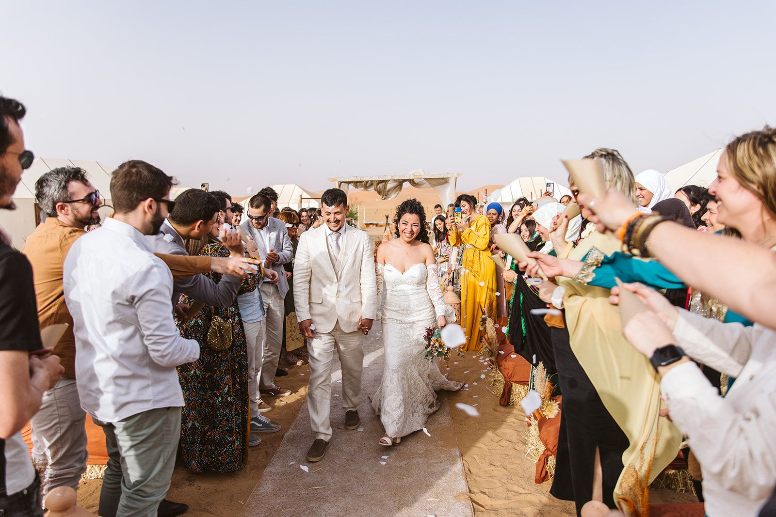 La boda de una bilbaína y un marroquí en el desierto del Sáhara con aurresku, ikurriña y mucho amor