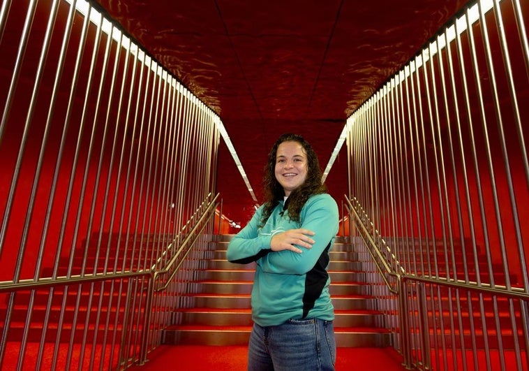 Patricia Zugasti, en el túnel de vestuarios de San Mamés.