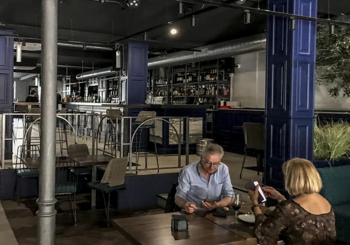 Bares y restaurantes de Álava echan cuentas de las pérdidas del apagón en plena hora de poteo
