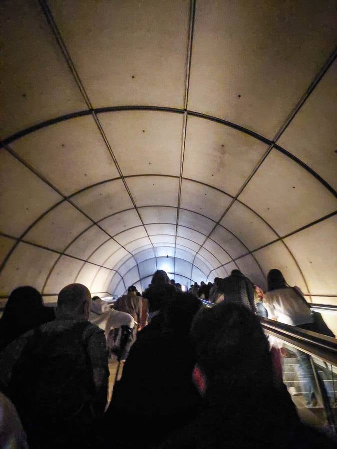 Viajeros del metro en Bilbao. 