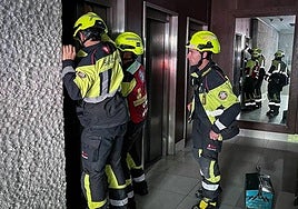 Los problemas con los ascensores se sucedieron en numerosas viviendas.