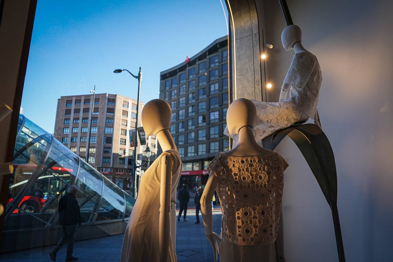 Sfera reabre su tienda en la Plaza Moyúa de Bilbao