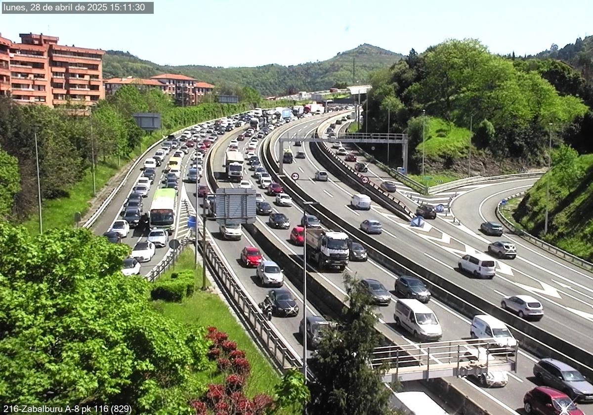 Solucionadas las retenciones en la A-8 en Barakaldo, en el Txorierri y La Avanzada