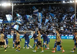 Ambiente en Mendizorroza antes del arranque del partido.