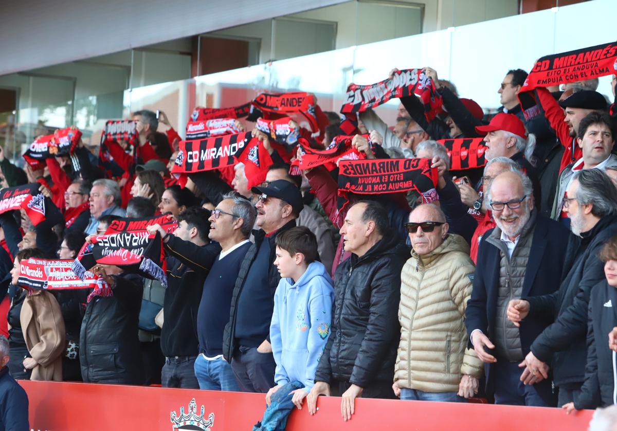 La marea rojilla agota en minutos las 306 entradas para el Eibar-Mirandés