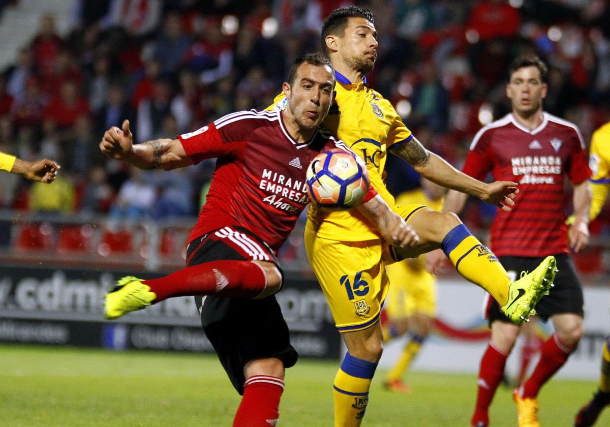 Panichelli está a 3 goles de igualar los 22 de Urko Vera en 2 años con el Mirandés