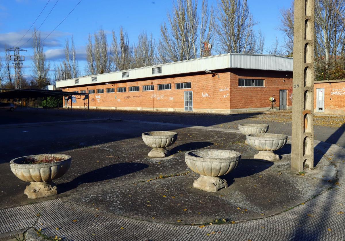 Renfe destina 84.700 euros al taller de motor para reformar los vestuarios femeninos en Miranda
