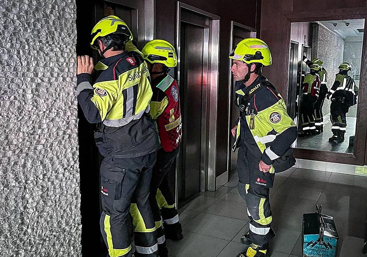 Los problemas con los ascensores se sucedieron en numerosas viviendas.