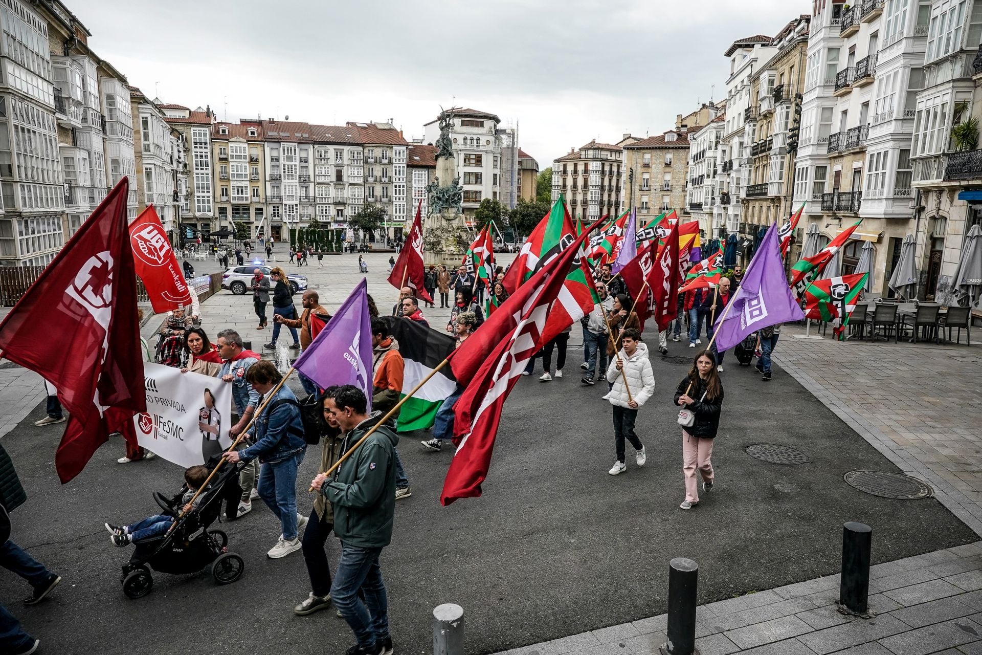Las imágenes del 1 de mayo en Vitoria
