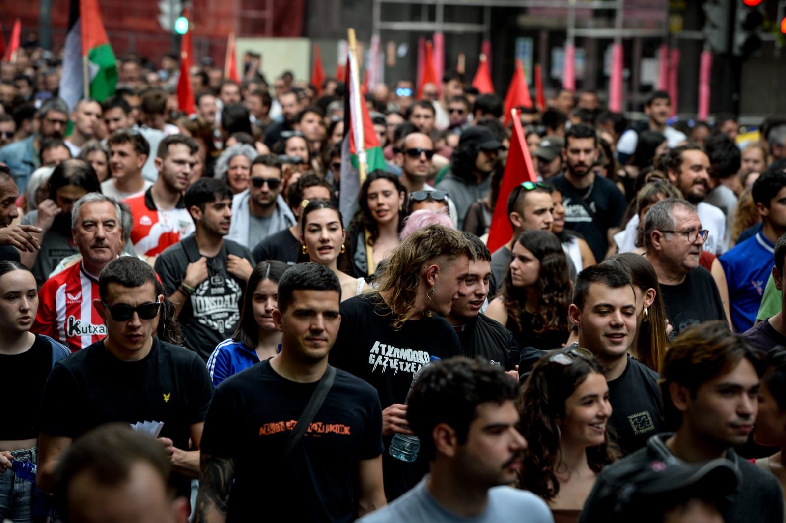 Las imágenes de la multitudinaria movilización de EHKS en Bilbao