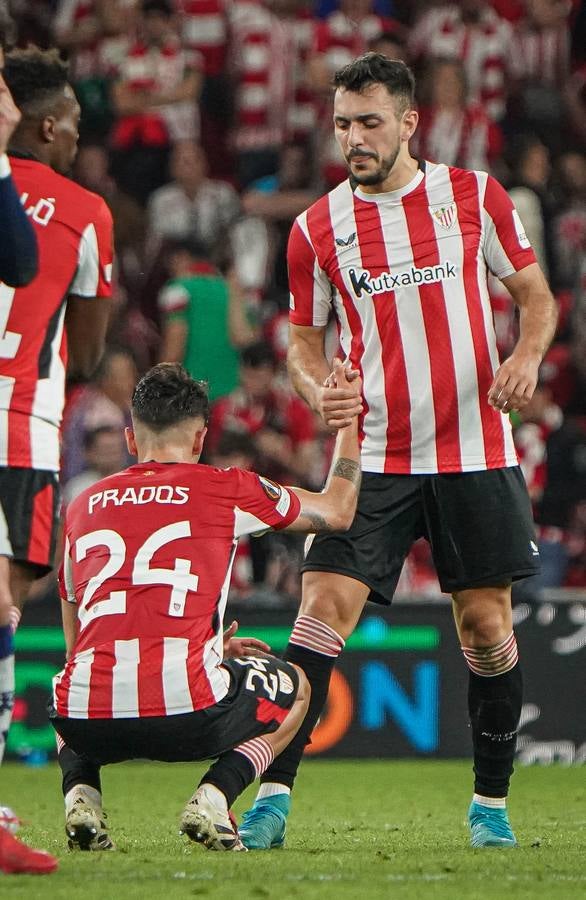Las imágenes del partido y desolación en la grada