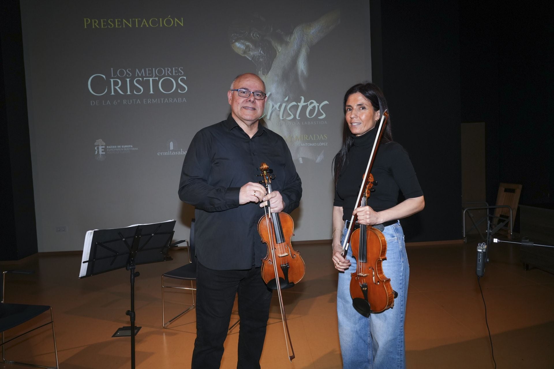 Victor Parra y Virginia Esparza.