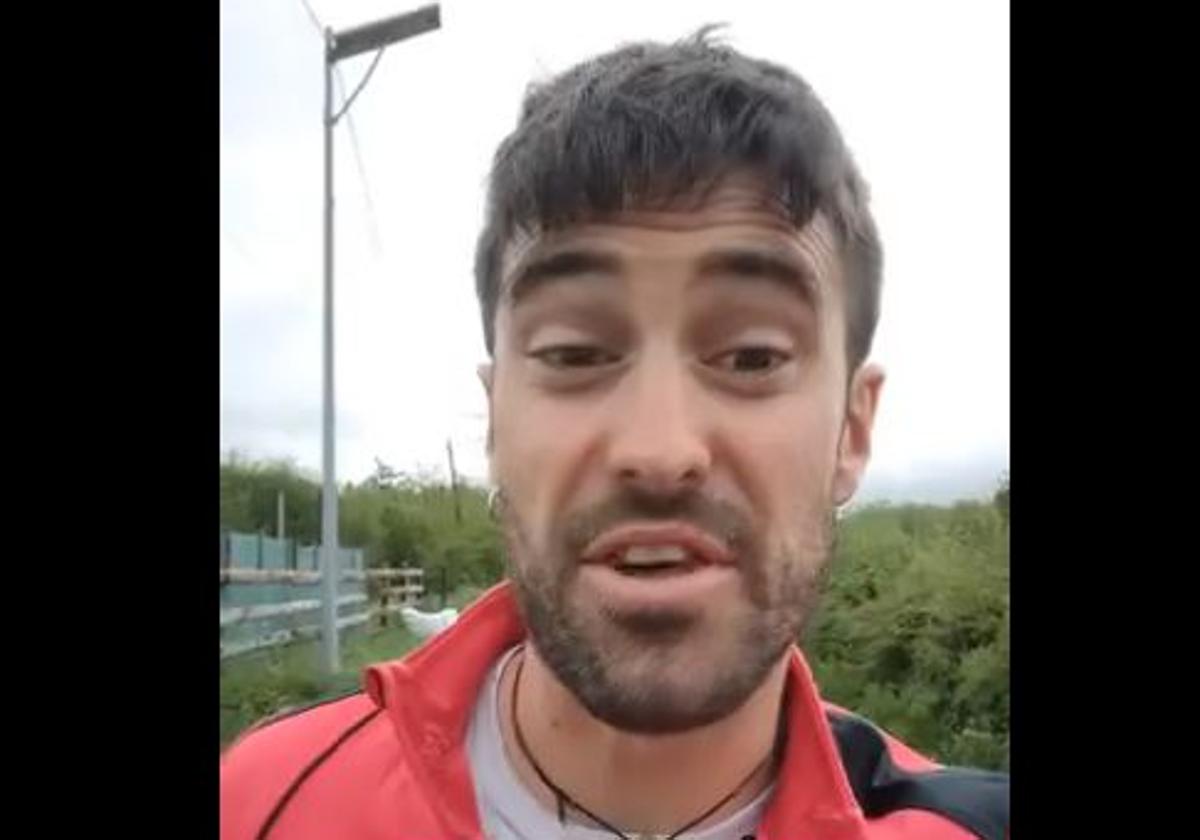La reacción de Julen Axpe tras la derrota del Athletic: «¡Remontar en Manchester!»