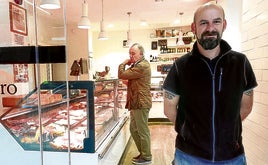 El carnicero Jon Ander Monedero temía ayer por el estado de la carne después de que las cámaras no pudieran enfriar durante doce horas.