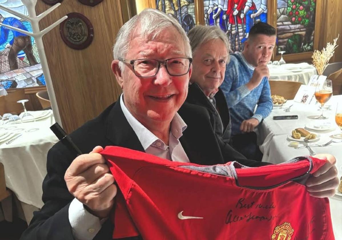 Sir Alex Ferguson se pega un homenaje de besugo y rape en Bilbao