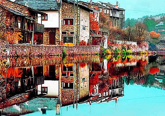 El río Comtensa o Río Onor y las casas de piedra constituyen el principal encanto de este pueblo.