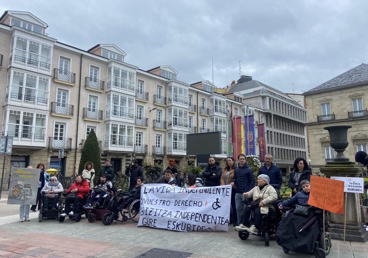 Las personas con discapacidad de Álava reclaman «medidas urgentes» para un empleo y una vivienda digna